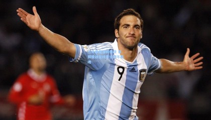 三分暴雨难撼强敌 首钢鏖战至终章诠释不屈魂